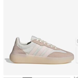 Adidas Women's Sneakers 8 NEW